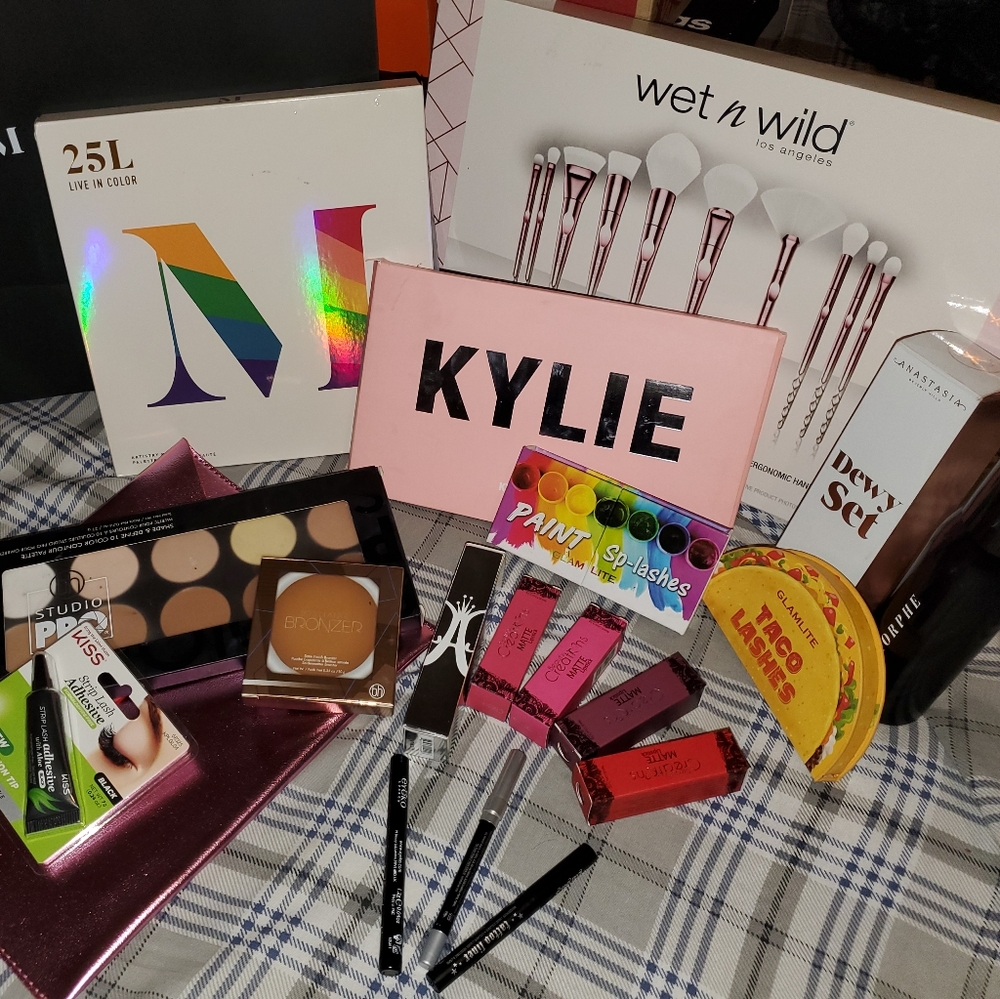 🚫SOLD🚫Makeup bundle - Picture 2 of 2
